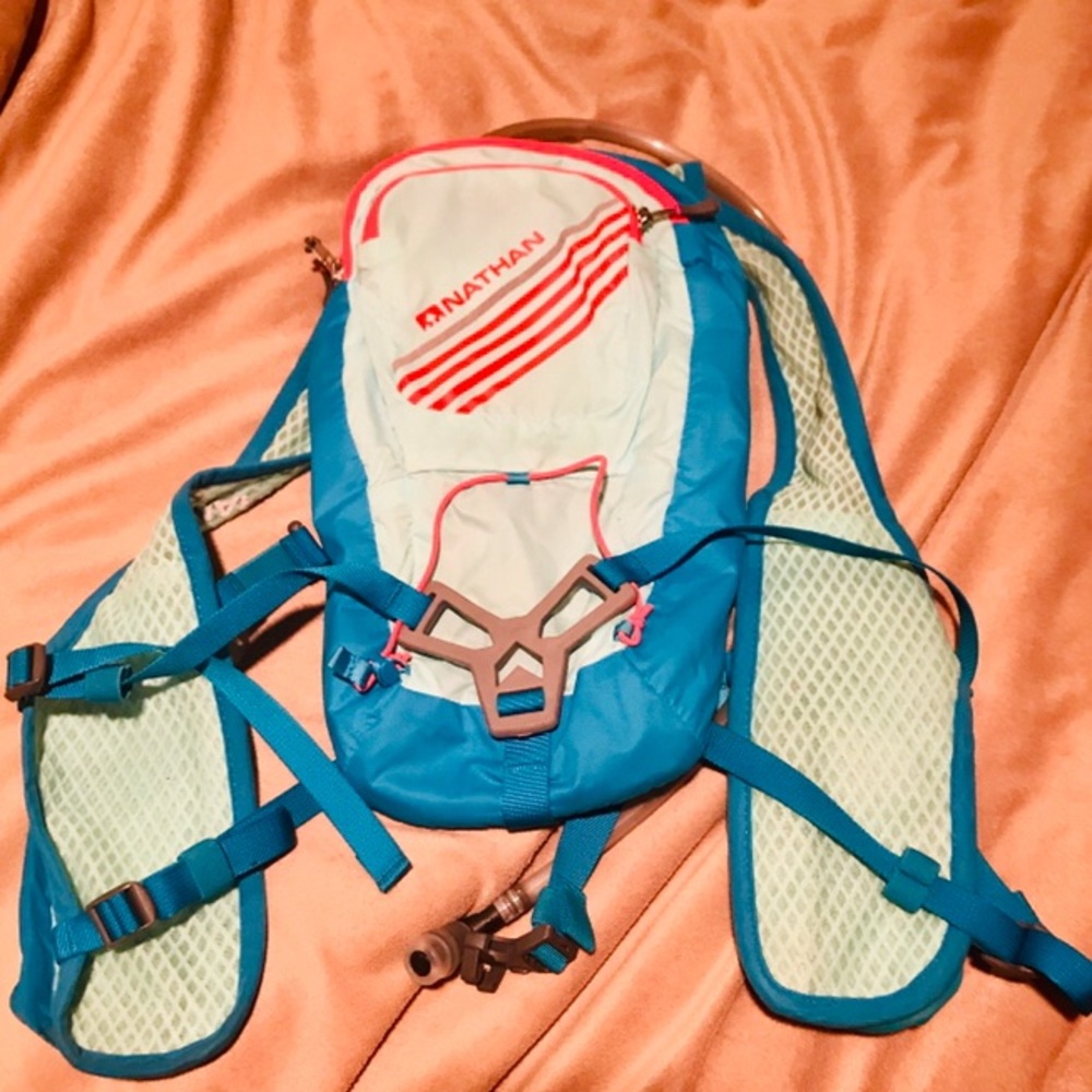 Nathan’s Hydration 7 L Backpack with a 2L bladder